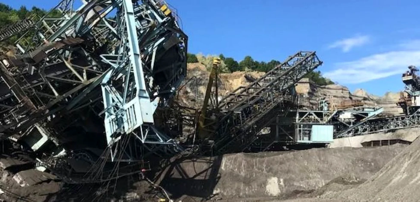 Milioane de euro transformate în câteva minute în fier vechi Foto: Adevărul