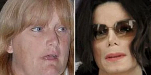 Debbie Rowe nu a renunţat şi nu va renunţa la drepturile perentale