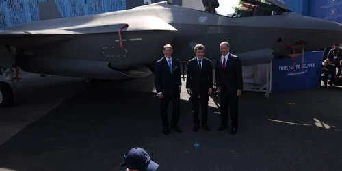 Nicușor Dan participă alături de fiul său la expoziția BSDA (Black Sea Defense, Aerospace and Security), în București. FOTO Inquam Photos / George Călin