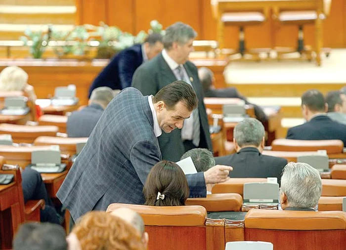 
    Parlamentarii nu se pun de acord cu privire la indemnizația specială  