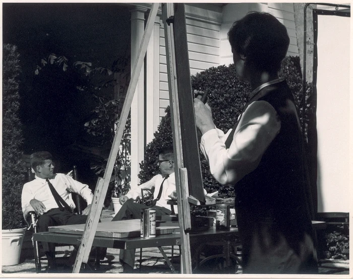 Elaine de Kooning, în timp ce îl desena pe John F. Kennedy