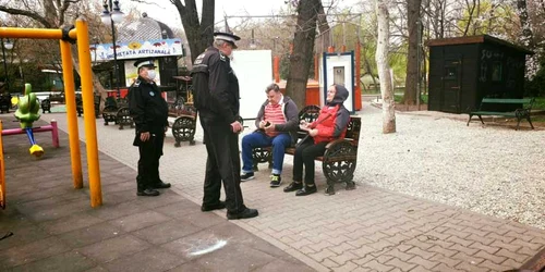 românii nu stau în casă chiar dacă este stare de urgentă din cauza coronavirusului. FOTO Facebook/Politia Romana