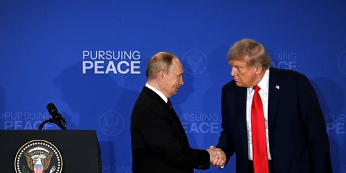 Vladimir Putin și Donald Trump în Alaska FOTO AFP