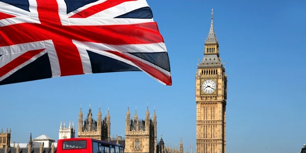 big ben londra drapel britanic autobuz cu etaj foto shutterstock