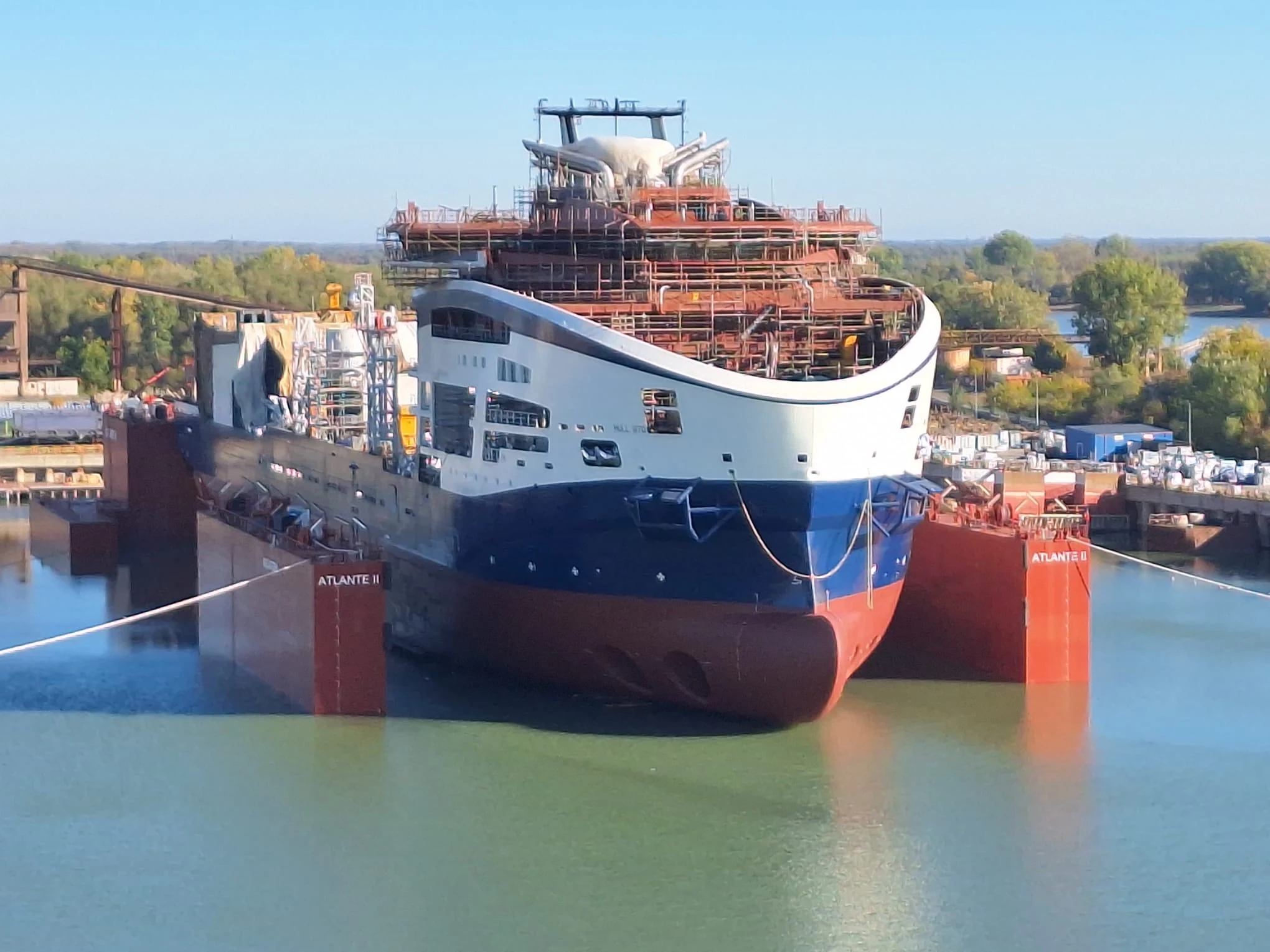 Șantierul naval din Tulcea a lansat la apă o navă gigant de 230 de milioane de euro: este cea mai modernă construită vreodată în România