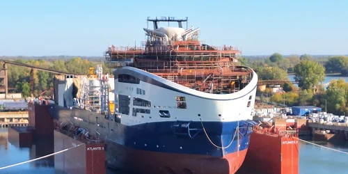 Șantierul naval Vard Tulcea a lansat la apavasul de instalare cabluri submarine Prysmian Alessandro Volta foto FB Comisia Dunarii jpg