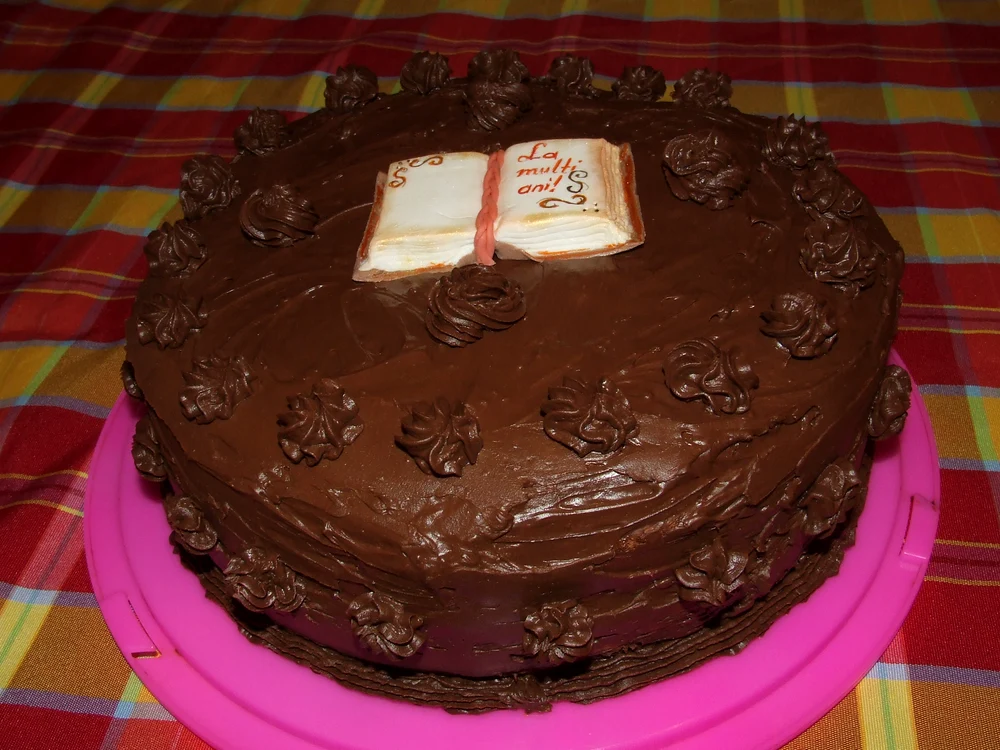 
    Tort cu ciocolată  