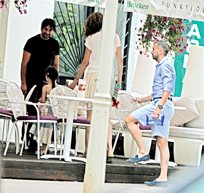 După o plimbare pe bulevardul Decebal, Sânmărtean s-a oprit la o terasă