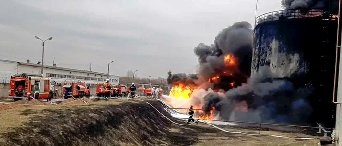 Atac ucrainean asupra unui depozit de combustibil în Belgorod. Foto: Arhiva Adevărul