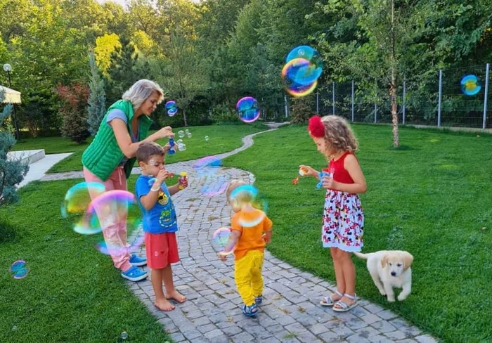 4 mirela vaida are 3 copii 1 jpg jpeg