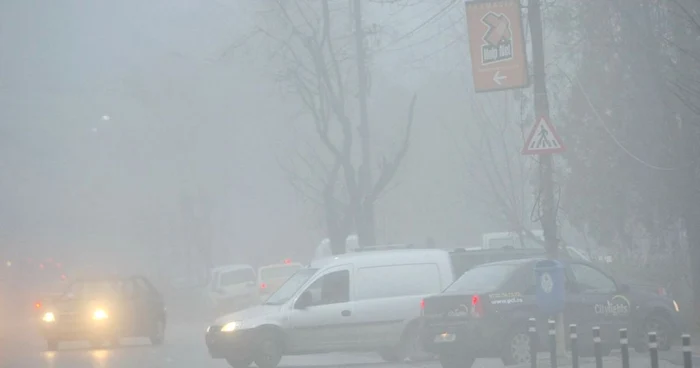 Meteorologii au anunţat că în 14 judeţe şi în Bucureşti vizibilitatea va fi redusă sub 200 de metri FOTO Adevărul