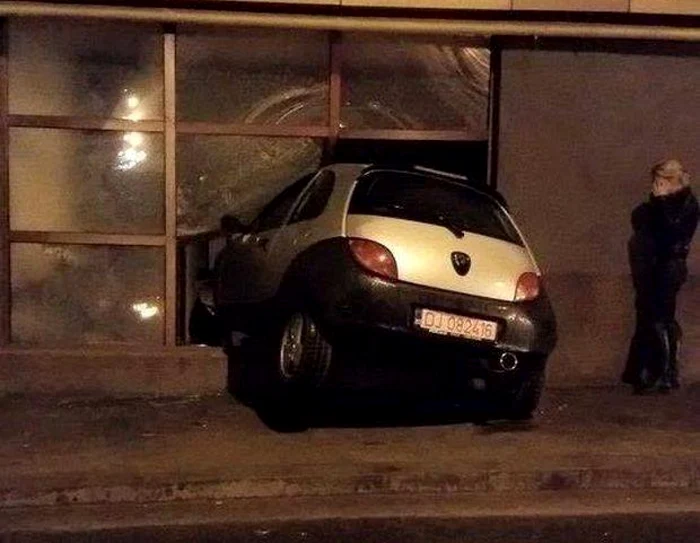 Şoferiţa a fost amendată de oamenii legii cu suma de 585 de lei