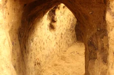 Tunelul descoperit de arheologi are o înălțime de un metru și o lățime de 50 până la 70 de centimetri (© Landesamt für Denkmalpflege und Archäologie Sachsen-Anhalt, Ulf Petzschmann)
