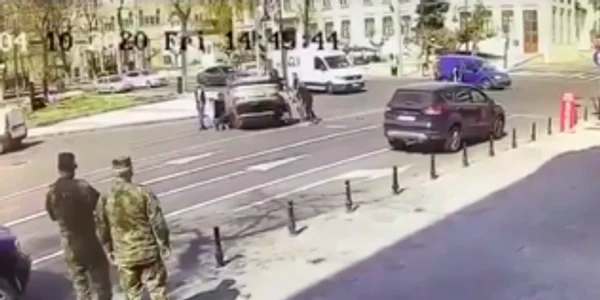 Accident cu maşină răsturnată în intersecţia de la MIga - Constanţa Sursa Facebook Iulică Man