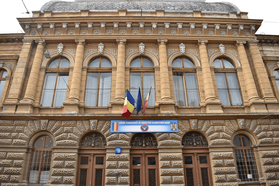 Șansa unor elevi de la un liceu din Vestul țării. Vor face practică în Spania, cu agenți economici europeni de top