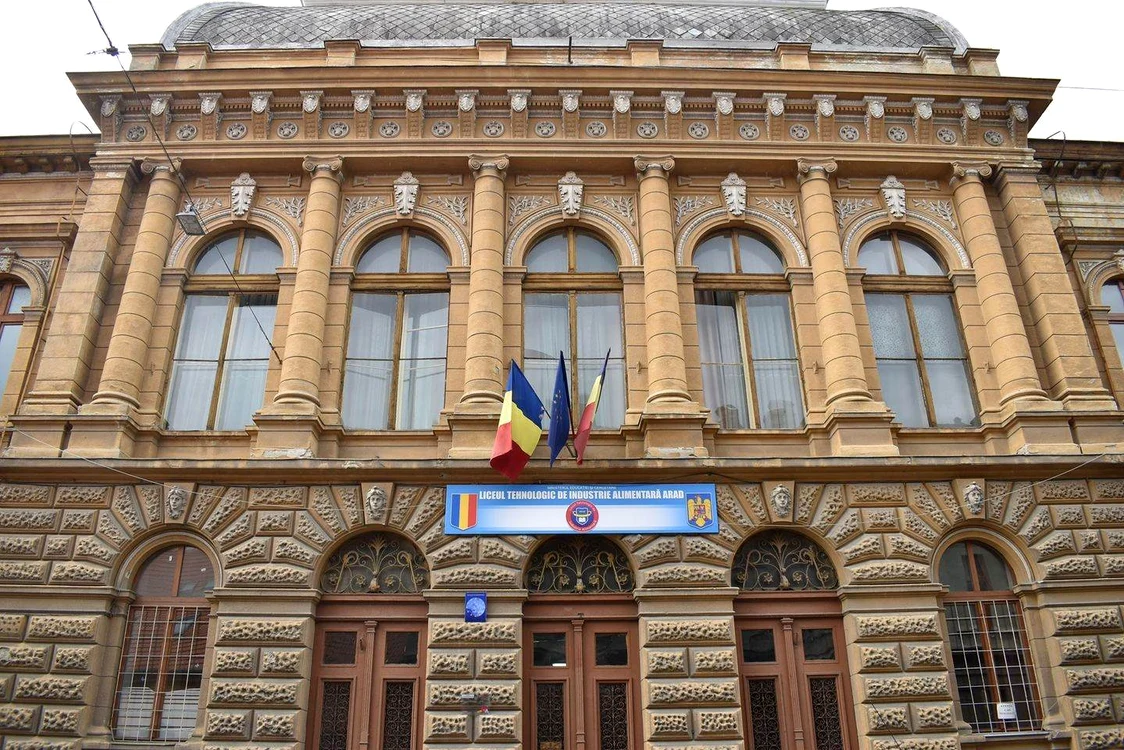 Mai mulți elevii ai liceului arădean vor pleca în Spania FOTO Claudia Untaru