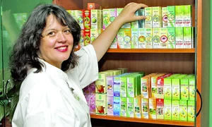 Dr  Andreea Dragomirescu  ne a arătat tincturile pe care  le recomandă pacienţilor jpeg