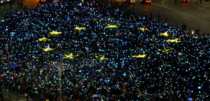 Protestatari în Piaţa Victoriei Foto David Muntean / Arhiva