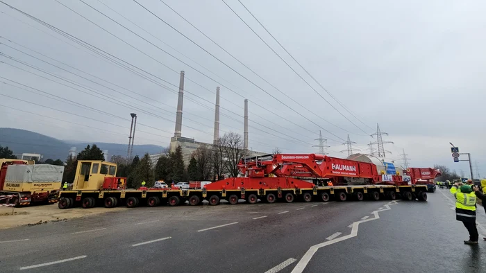 Convoiul agabaritic a ajuns la Termocentrala Mintia. Foto: DRDP Timișoara