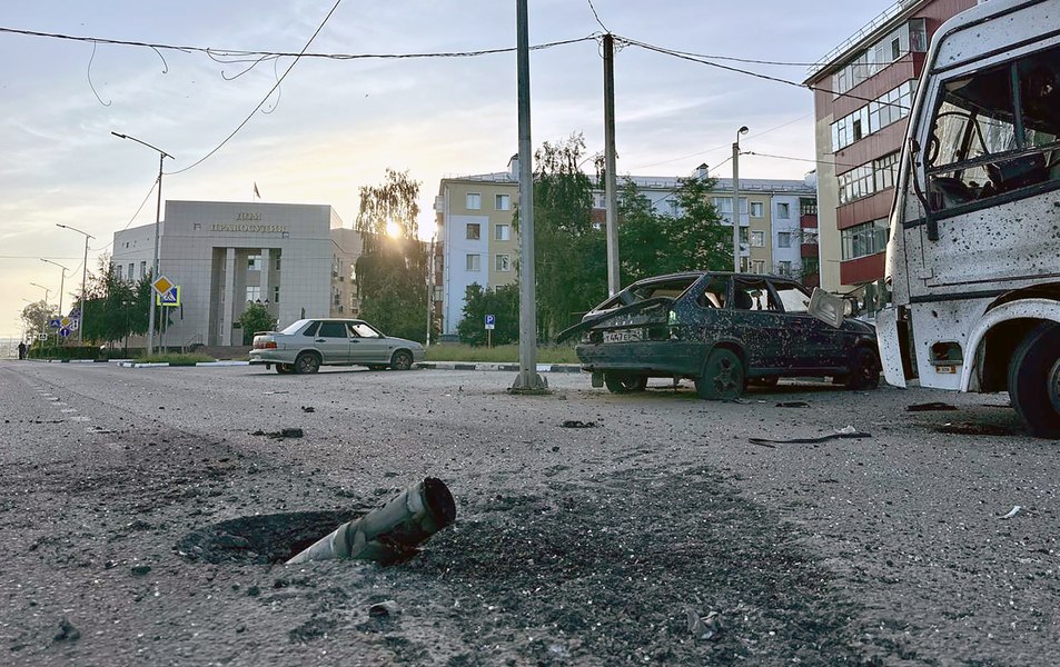 Ukrajinsko vojaško obveščevalstvo objavilo posnetke, ki naj bi dokazovali, da so ruska letala bombardirala civilno območje v Belgorodu