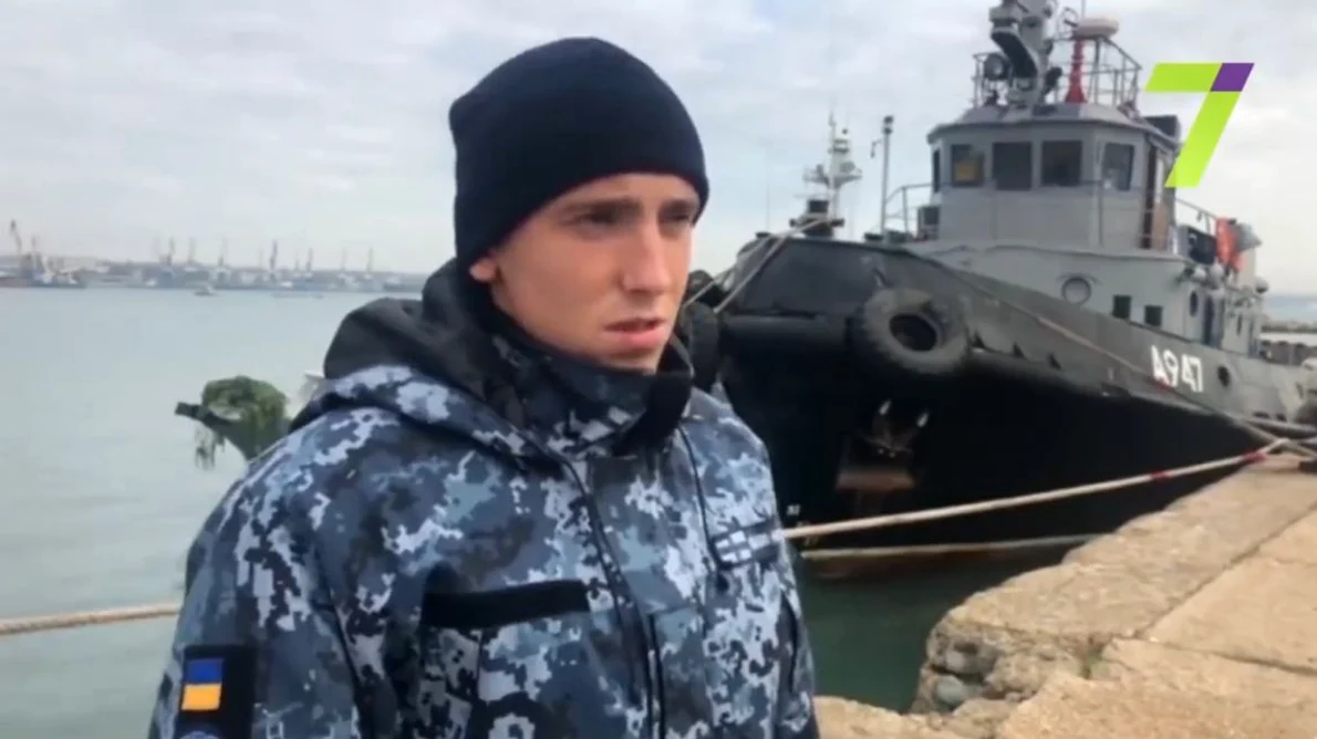 Trei militari ucraineni capturați de ruși contrazic versiunea oficială a Guvernului de la Kiev cu privire la incidentul din strâmtoarea Kerci jpeg