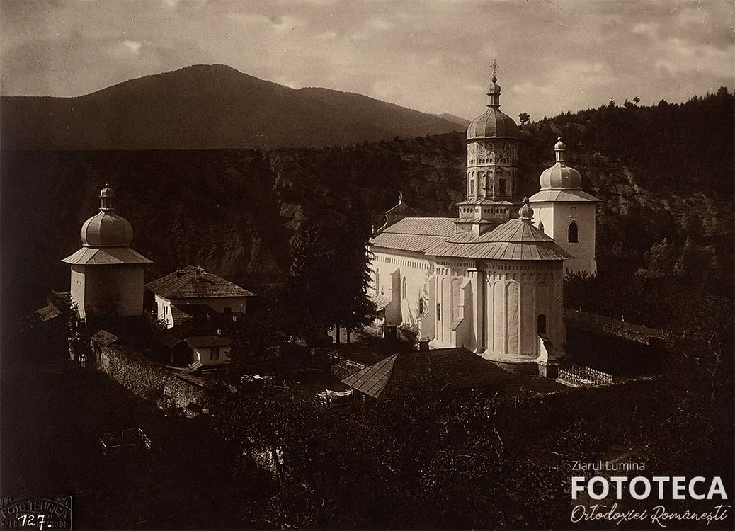 Unul dintre ctitori este Alexandru cel Bun FOTO Ziarul Lumina - Fototeca Ortodoxiei Românești