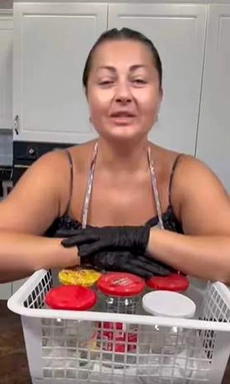 Cum pregătește Gabriela Cristea vinetele la borcan - Foto: social media 