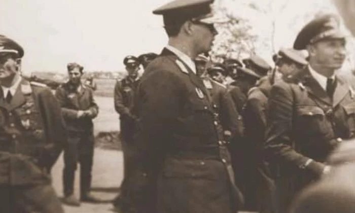 Fotografii de la aniversarea a 90 de ani a Regelui Mihai,în albumul "Jubileul Regelui" jpeg