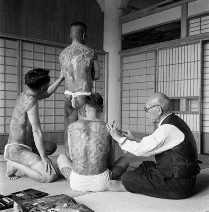 vintage photos of yakuza with their tattoos 16 jpg jpeg