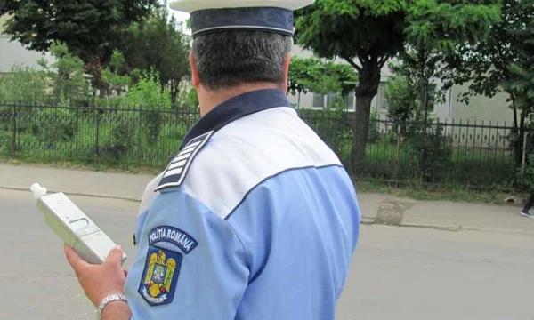 politist cu etilotest