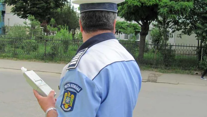 politist cu etilotest