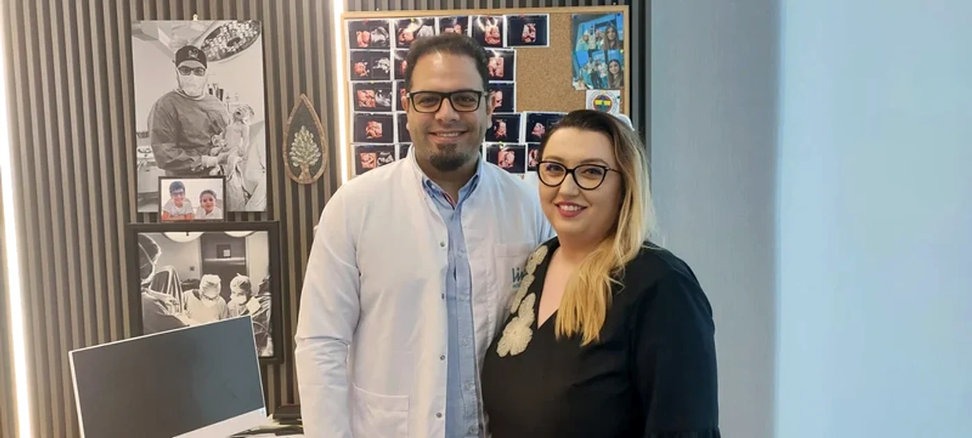 Prof. Dr. Doğa Seçkin, alături de Raluca Constantinescu, consilier medical