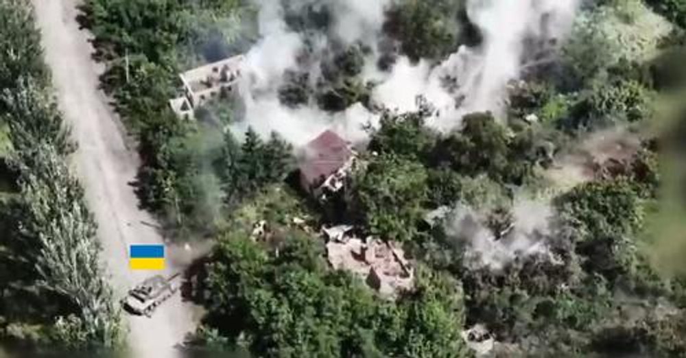  Rușii distrug pozițiile ucrainene la Ciasov Iar și Torețk. Bătălii acerbe pe frontul din est