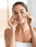 Tipuri de demachiante faciale  Sursa foto shutterstock 1996252208 jpg