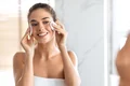 Tipuri de demachiante faciale  Sursa foto shutterstock 1996252208 jpg