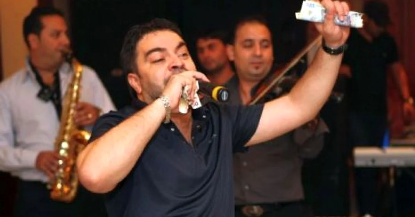 Pentru ca Florin Salam să cânte toata noaptea, socrul mare a scos din buzunar 35.000 de euro. FOTO Arhivă