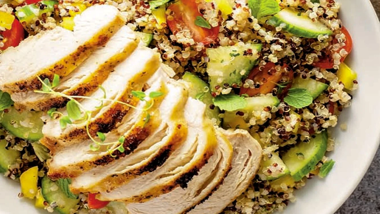salata de curcan si quinoa jpg