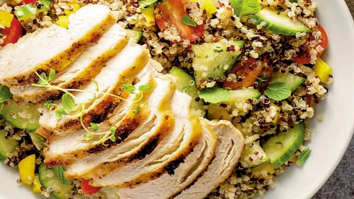salata de curcan si quinoa jpg