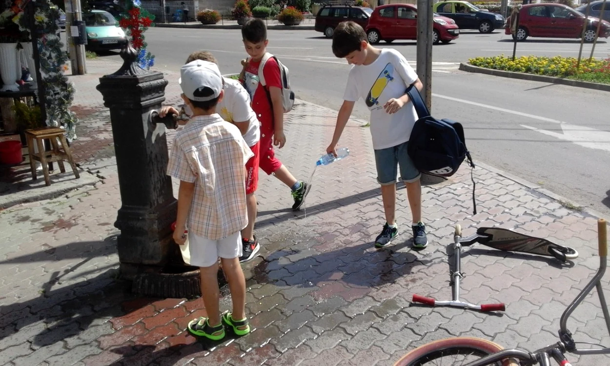 Apa a devenit produsul cel mai căutat FOTO: Alina Mitran