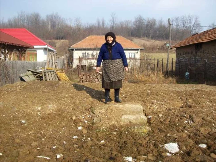 Zeci de gospodării din comuna Vârvoru de Jos sunt inundate