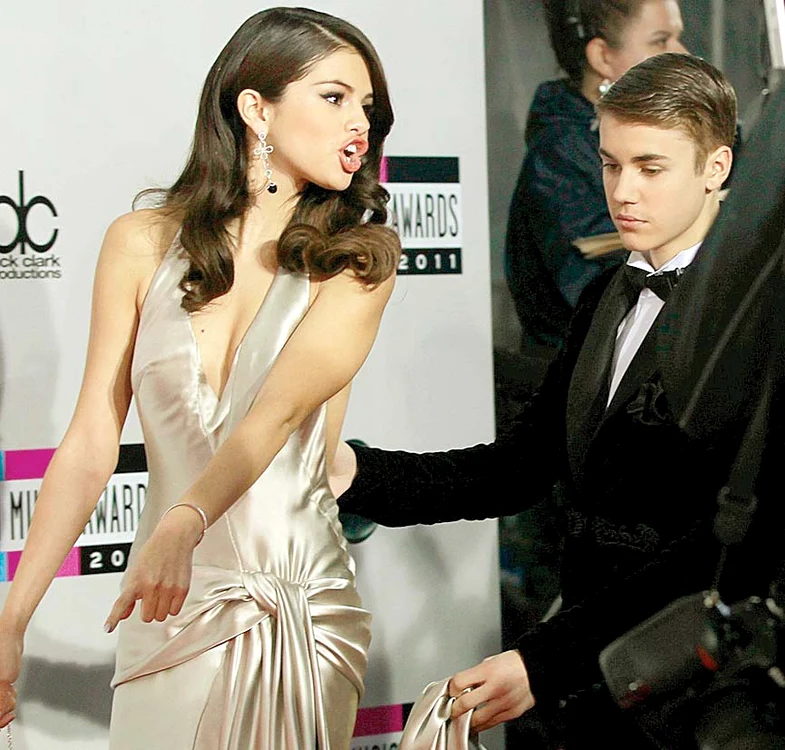 
    Selena şi Justin  au avut o relaţie cu  năbădăi din 2010 (foto: reuters)  