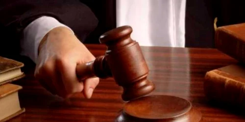 Un craiovean a câştigat în instanţă îngheţarea cursului pentru creditul în franci elveţieni