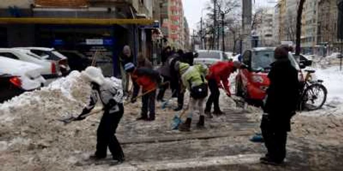 În Capitală a avut loc şi o deszăpezire organizată FOTO Facebook