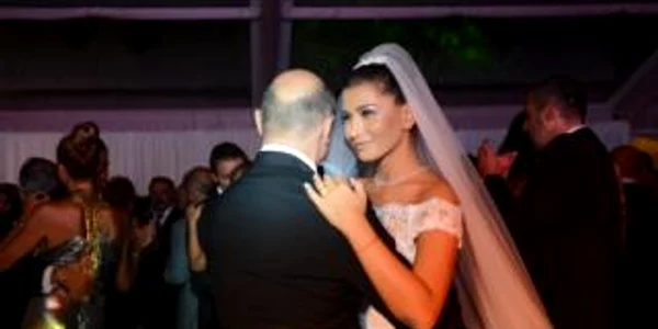 Fotografiile postate de Elena Băsescu pe contul ei de Twitter