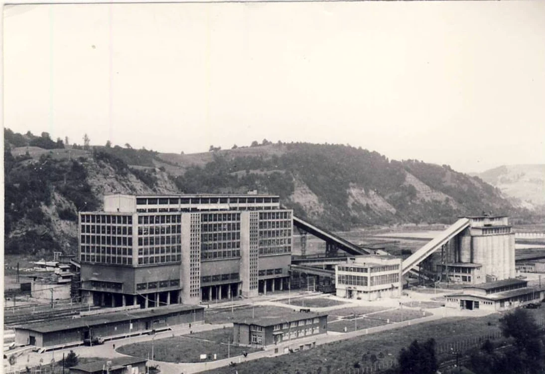 PreparaţiaCoroieşti în anii 60. Wikipedia.