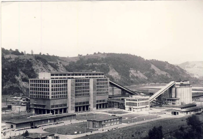 PreparaţiaCoroieşti în anii 60. Wikipedia.