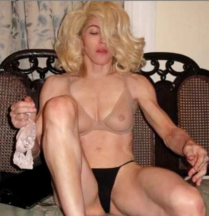 Madonna a șocat din nou prin modul în care s-a afișat în mediul online 