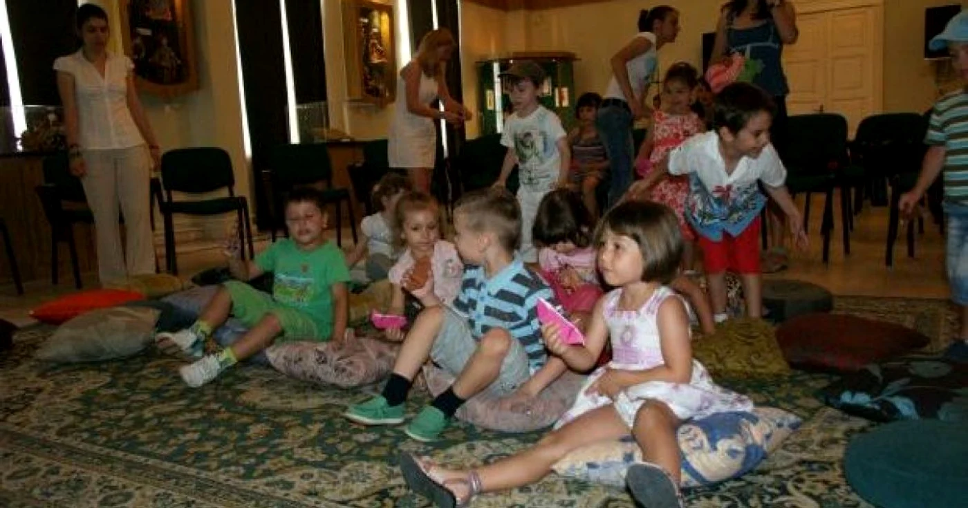 Copiii vor intra in lumea magică a poveştilor. FOTOArhivă.