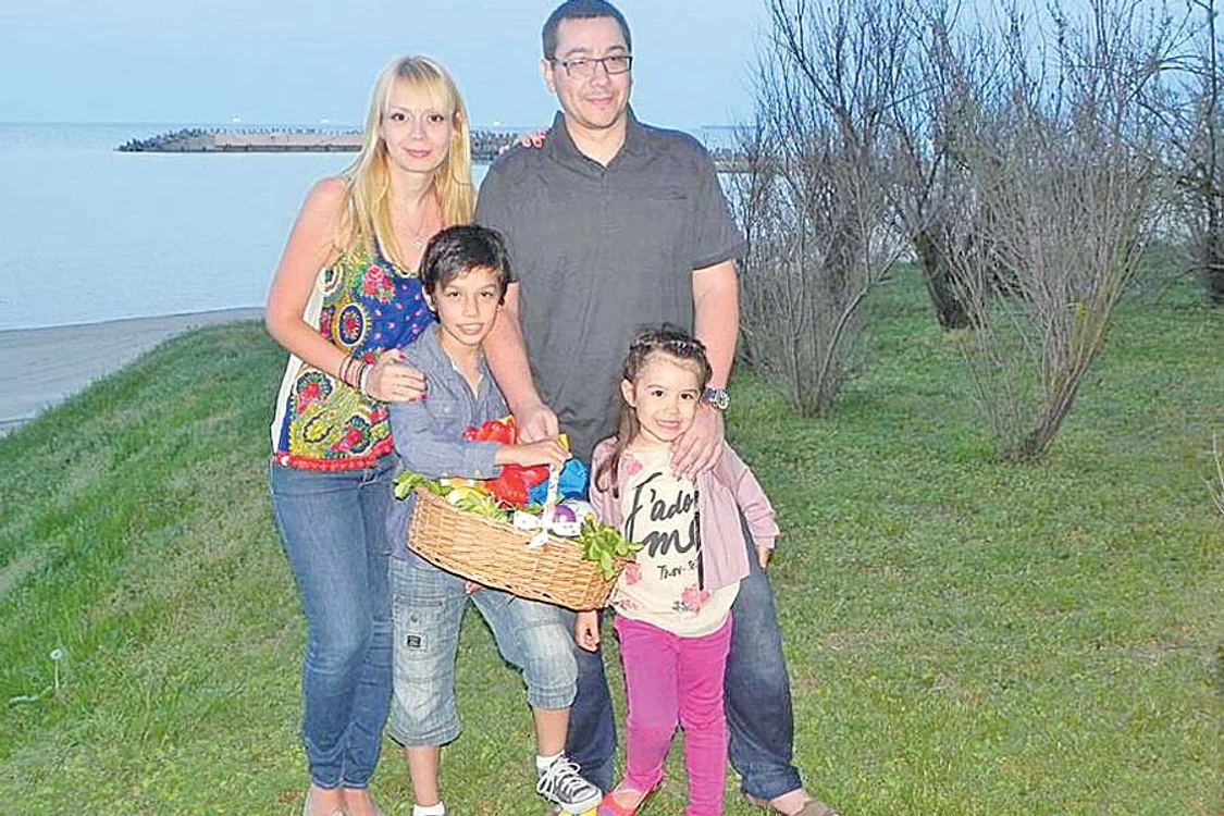 Oana Lis a fost  şi pe Litoral,  şi în Giurgiu,  la nişte prieteni (FOTOGRAFII: ARHIVA PERSONALĂ)