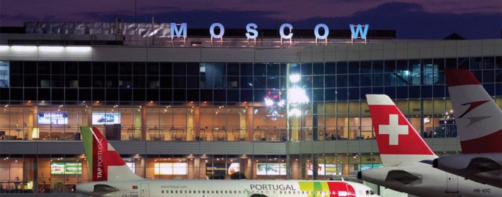Zboruri suspendate pe aeroportul Vnukovo din Moscova. Rușii anunţă distrugerea unei drone ostile